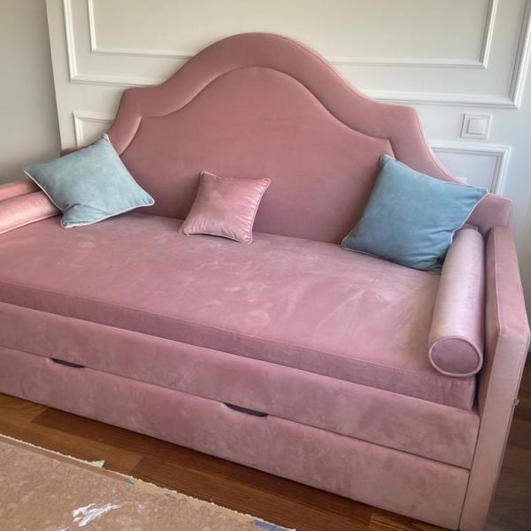 SOFA GRACE