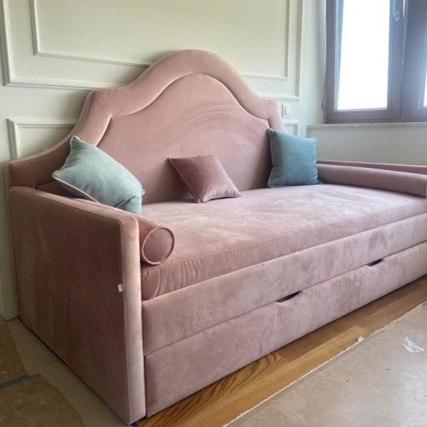 SOFA GRACE