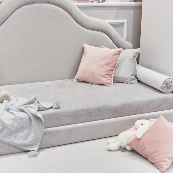SOFA GRACE